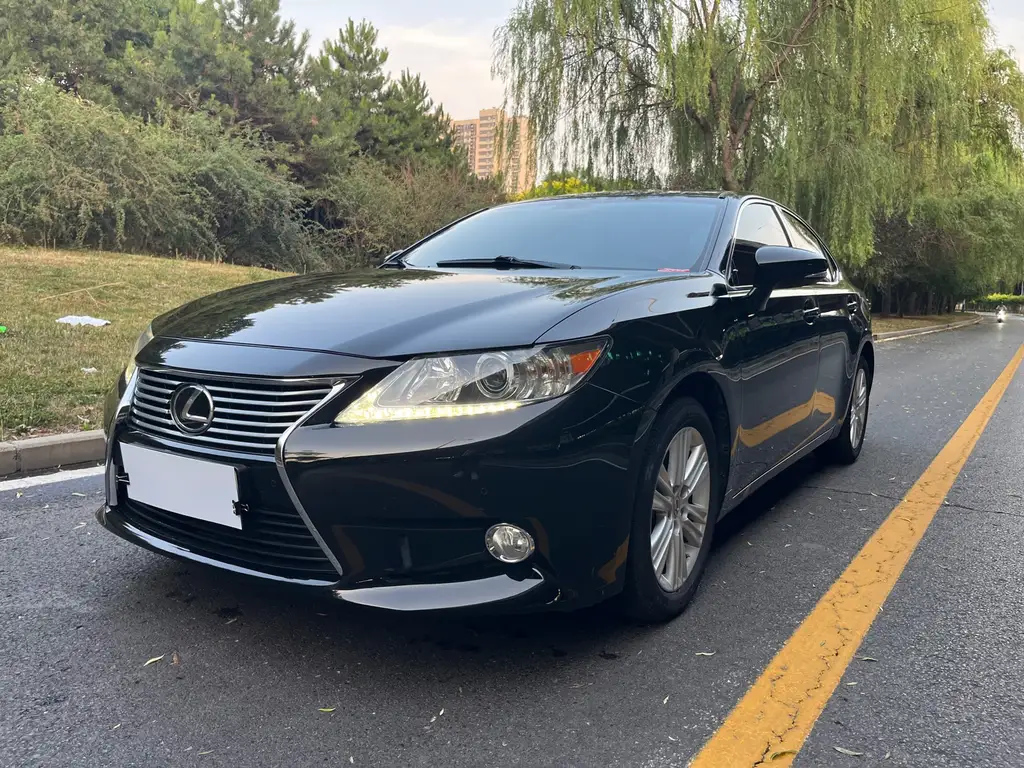LEXUS ES 2014