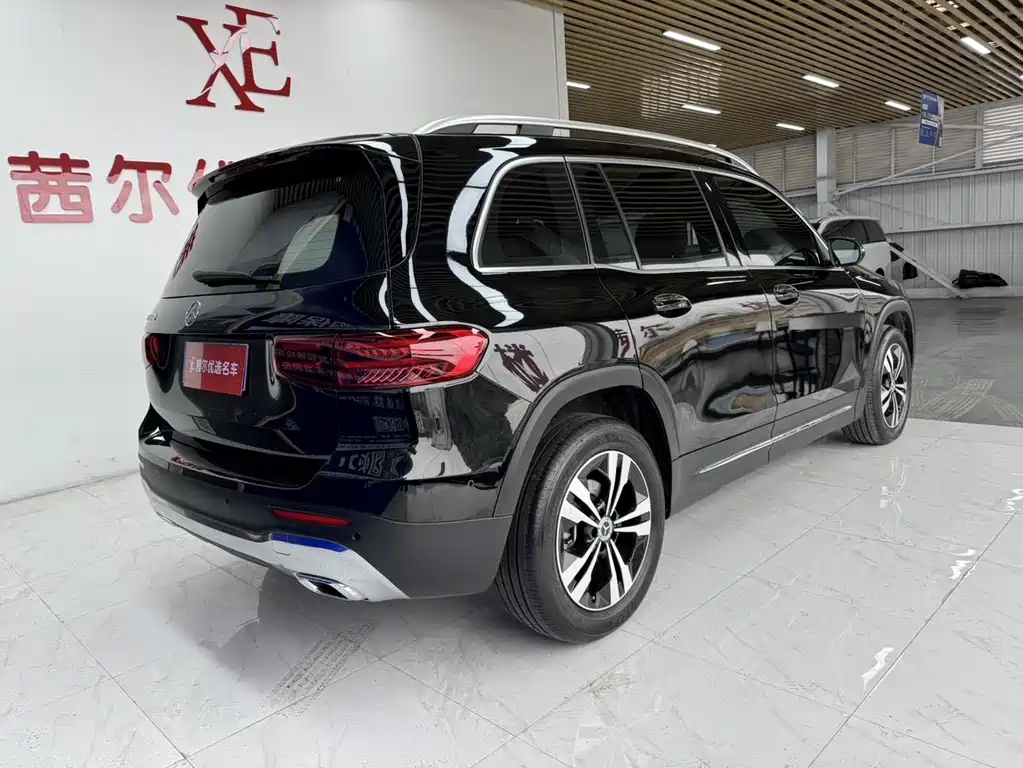 MERCEDES BENZ GLB 2024