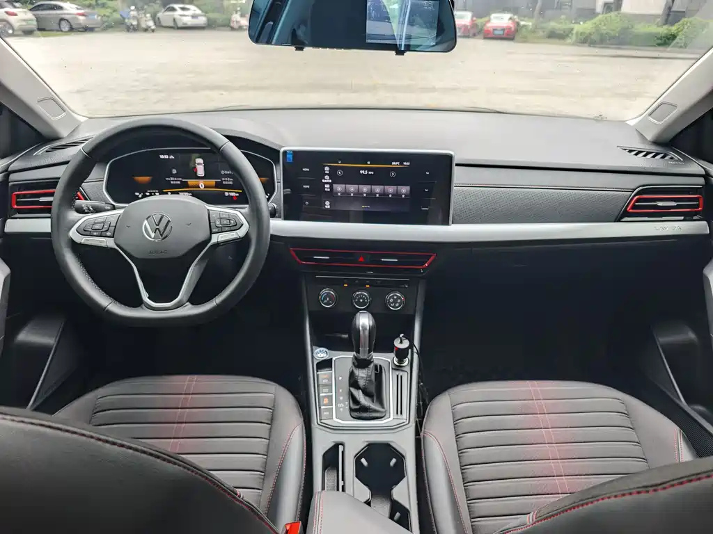 VOLKSWAGEN LAVIDA 2023