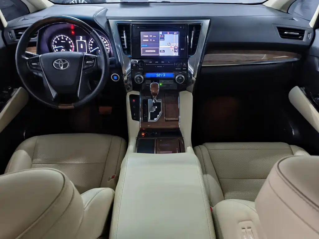 TOYOTA ALPHARD 2017