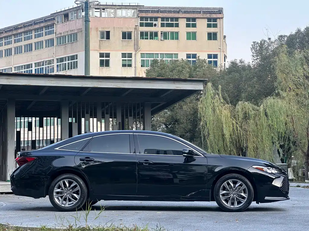 TOYOTA AVALON 2020