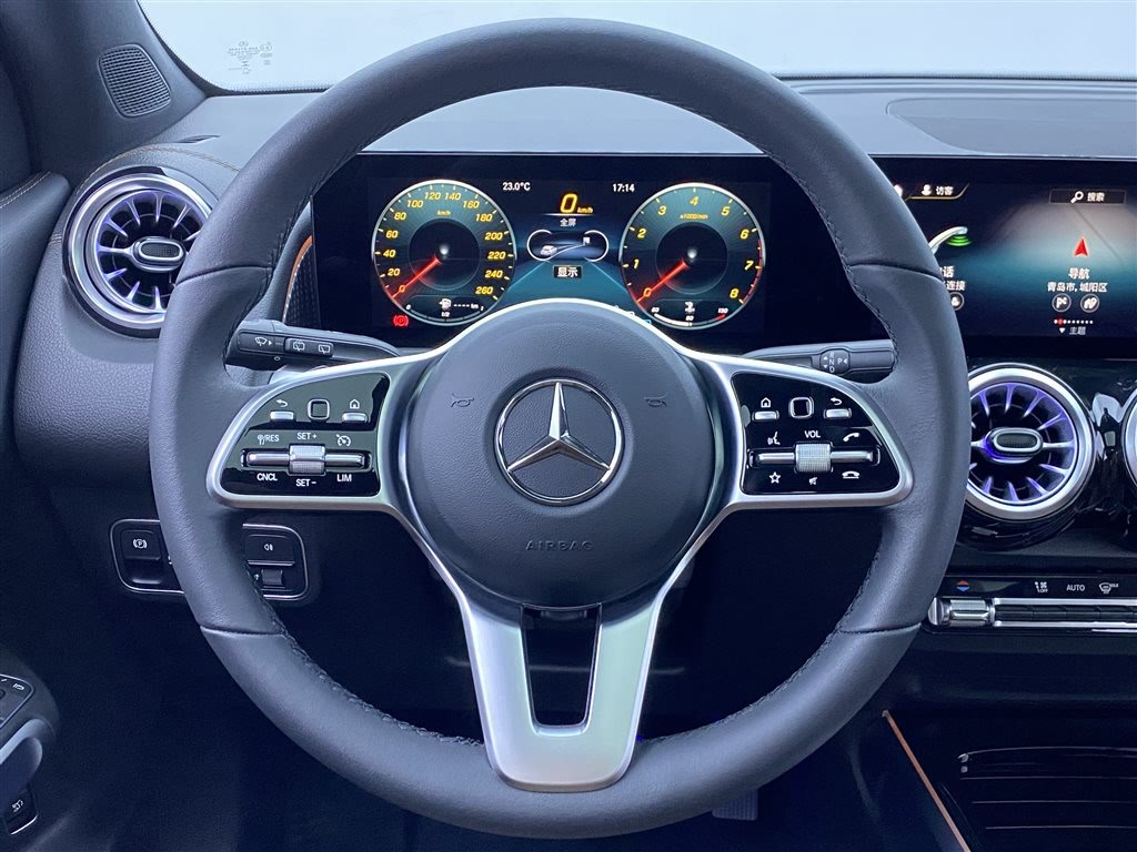 MERCEDES BENZ GLB 2023