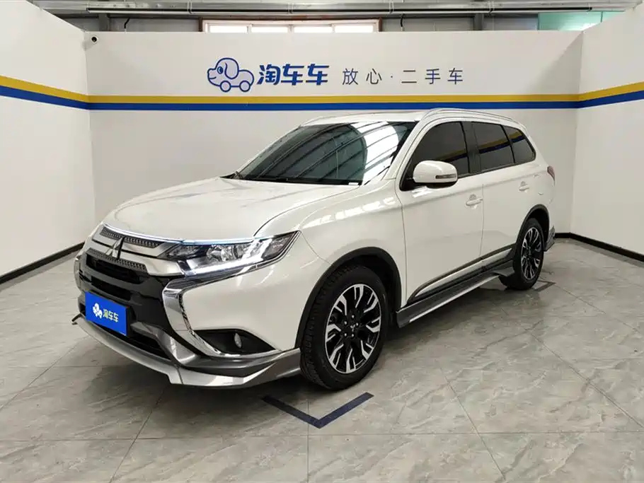 MITSUBISHI OUTLANDER 2020