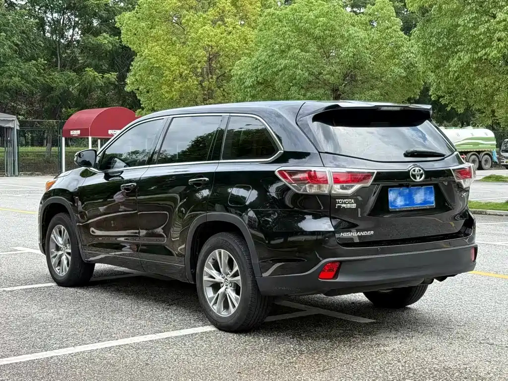 TOYOTA HIGHLANDER 2015