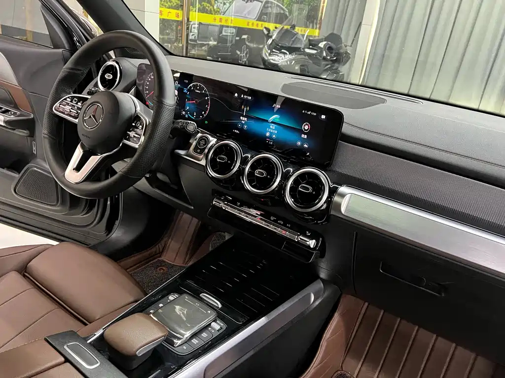 MERCEDES BENZ GLB 2021