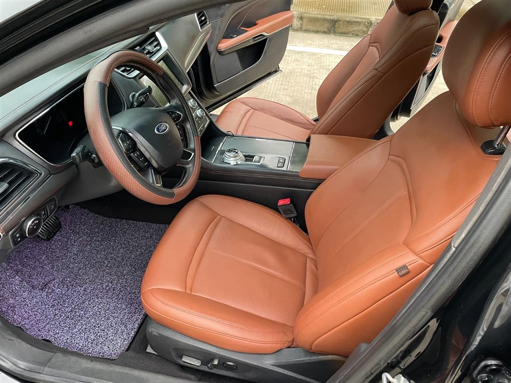 FORD TAURUS 2017