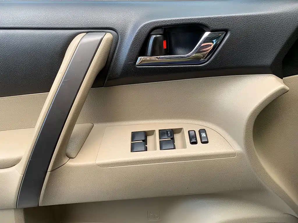 TOYOTA HIGHLANDER 2009