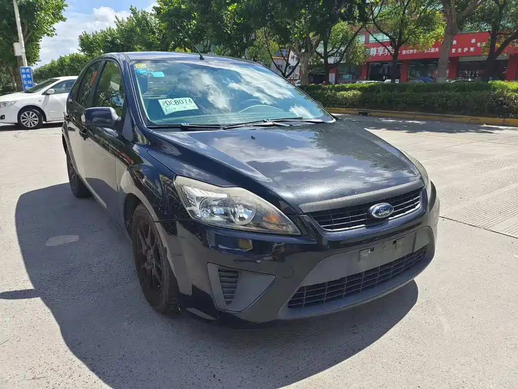 FORD FOCUS 2010