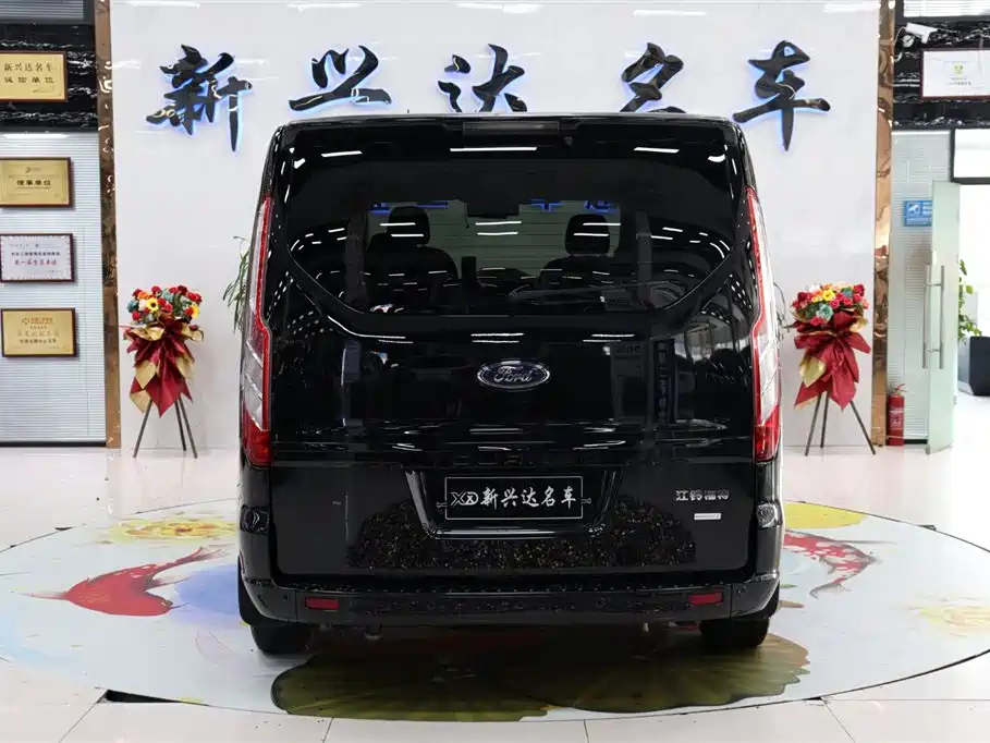FORD TOUREO 2018