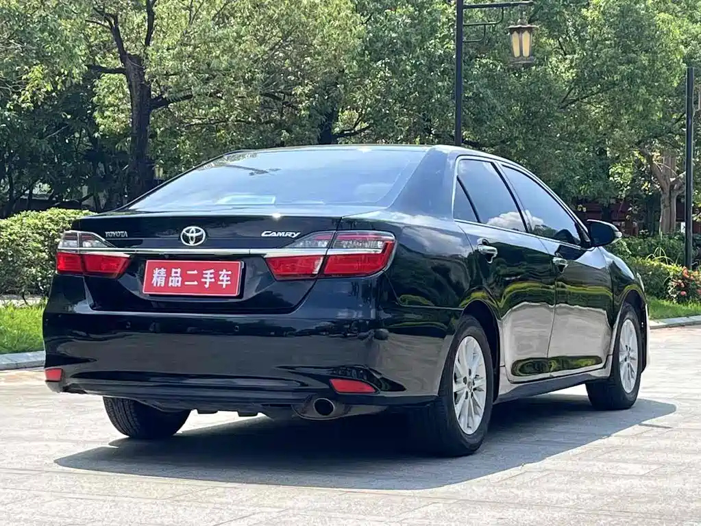 TOYOTA CAMRY 2015