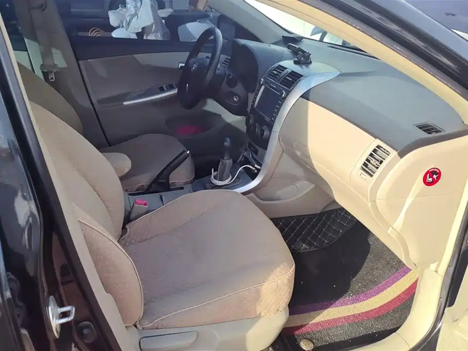 TOYOTA COROLLA 2011