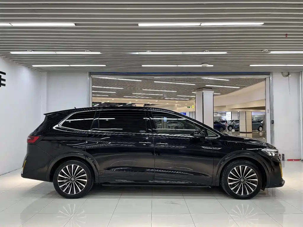 VOLKSWAGEN VILORAN 2022
