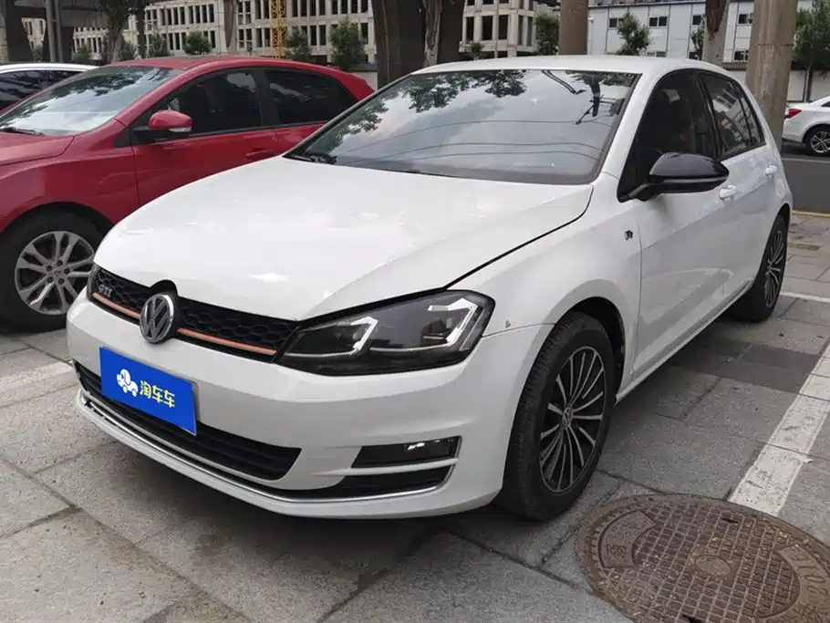 VOLKSWAGEN GOLF 2015