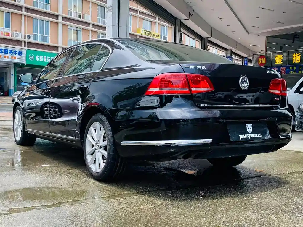 VOLKSWAGEN MAGOTAN 2012