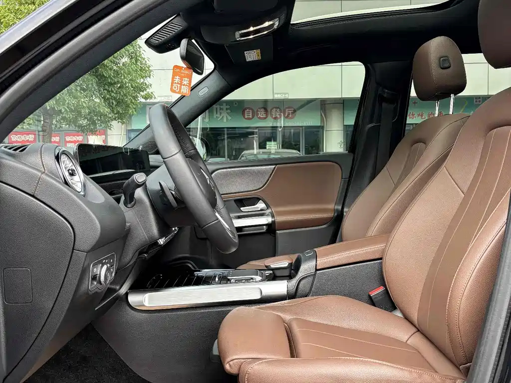 MERCEDES BENZ GLB 2023