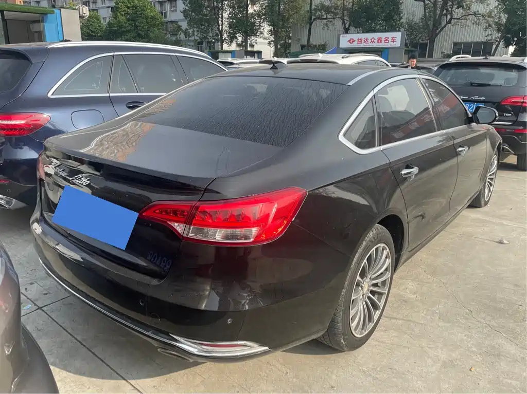 ZOTYE Z700 2016