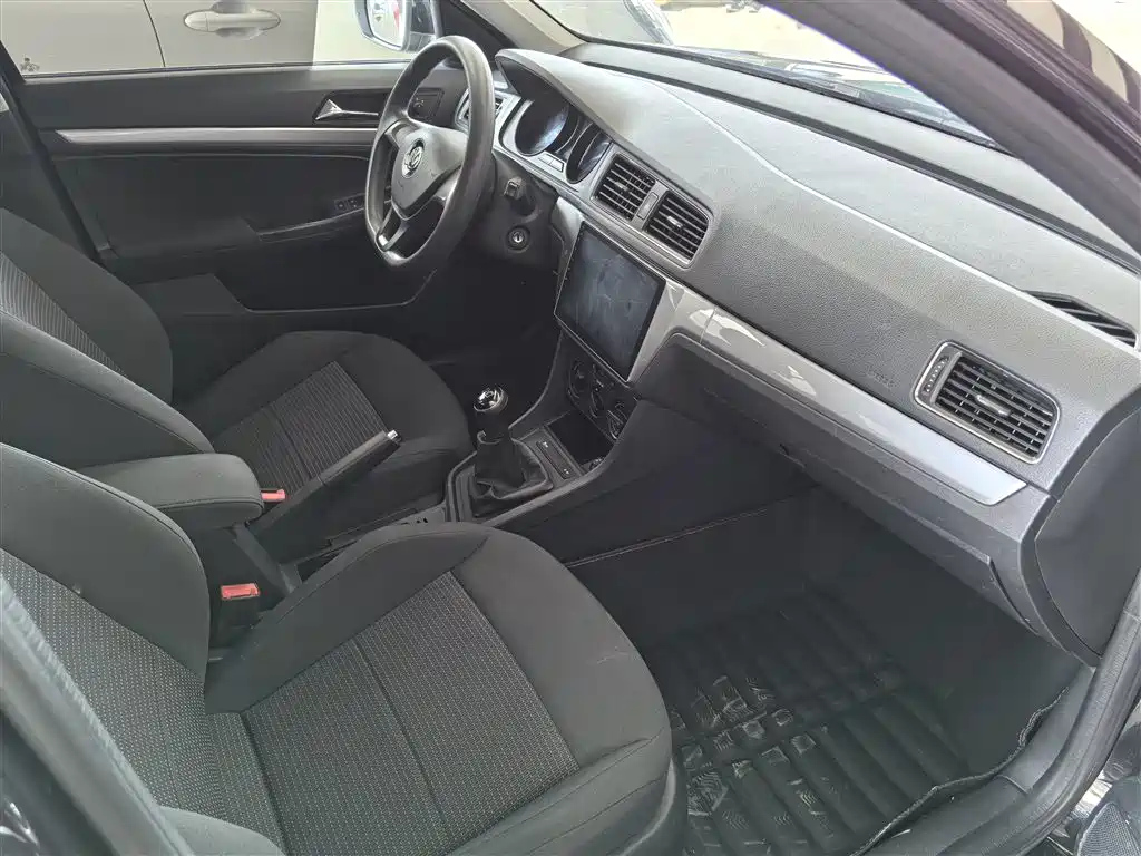 VOLKSWAGEN LAVIDA 2017