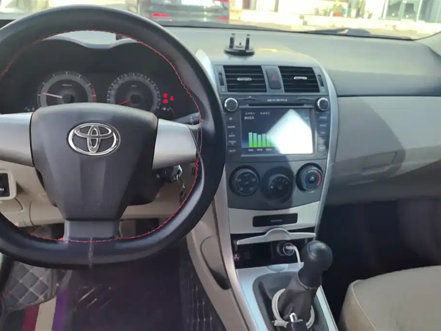 TOYOTA COROLLA 2011