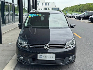 VOLKSWAGEN TOURAN 2015