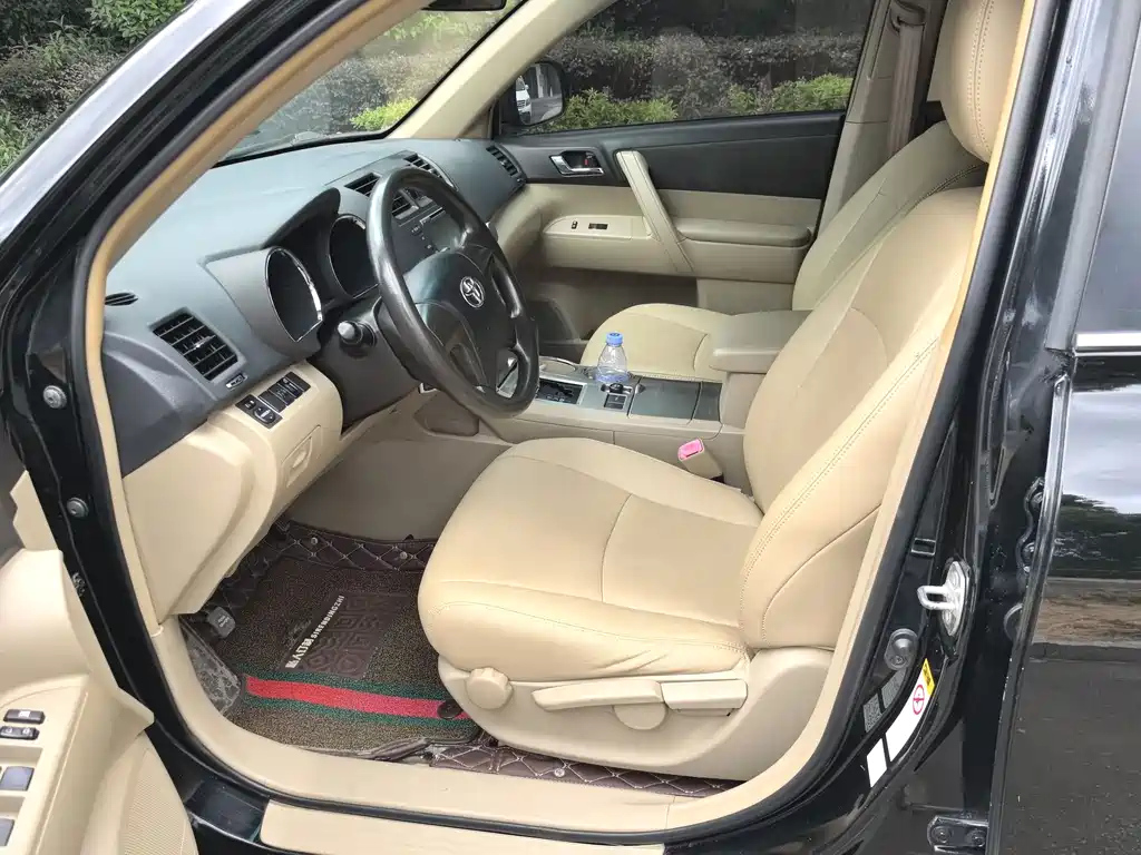 TOYOTA HIGHLANDER 2012