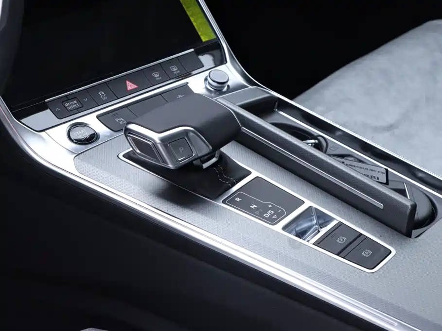 AUDI A7L 2023