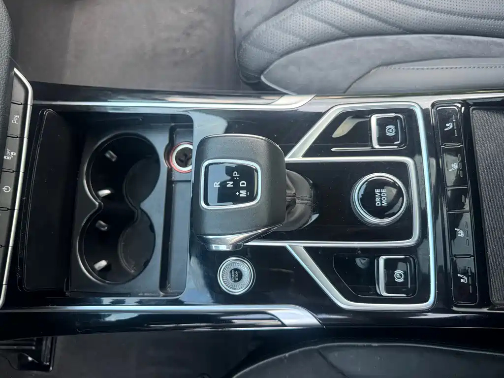 HONGQI HS5 2022