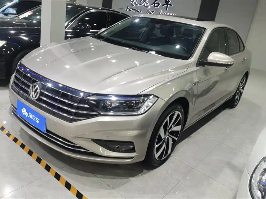 VOLKSWAGEN SAGITAR 2022