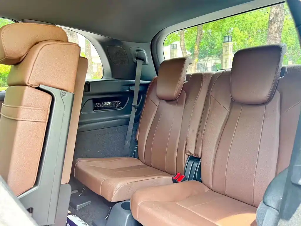 MERCEDES BENZ GLB 2023