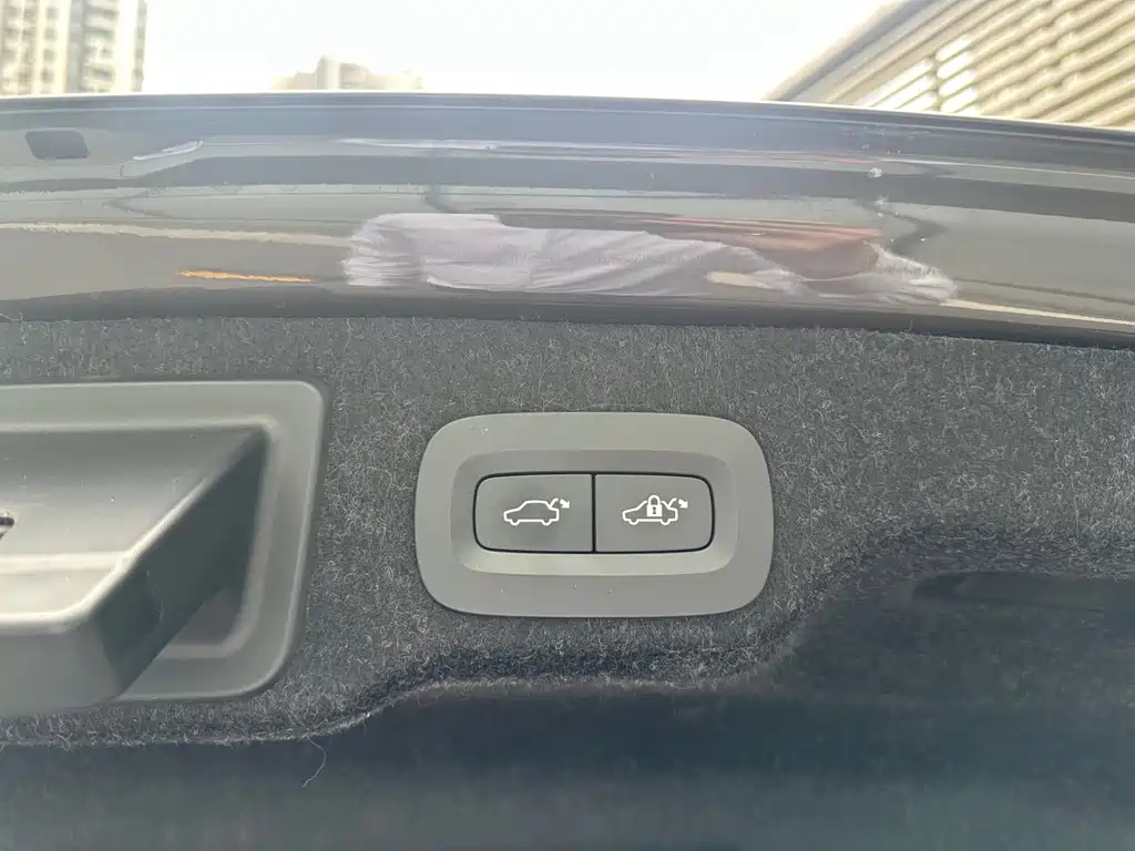 VOLVO S90 2022