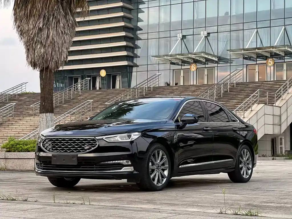 FORD TAURUS 2019