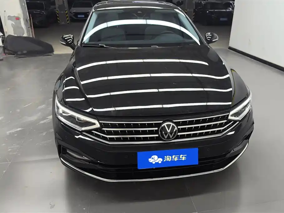 VOLKSWAGEN MAGOTAN 2023