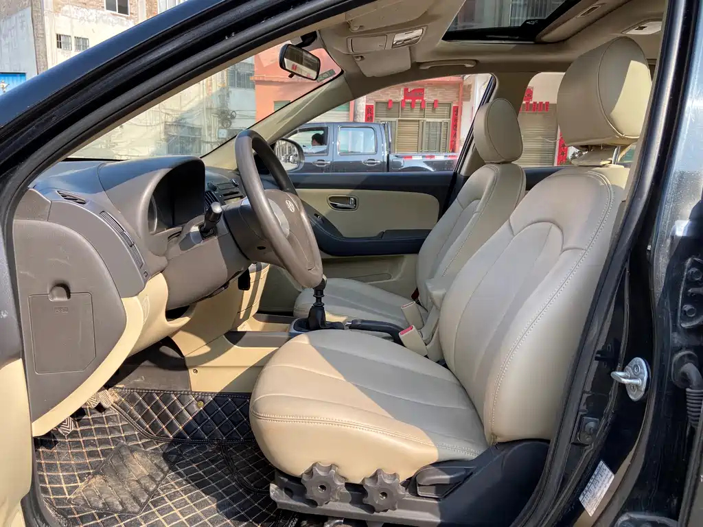 HYUNDAI CELESTA 2009