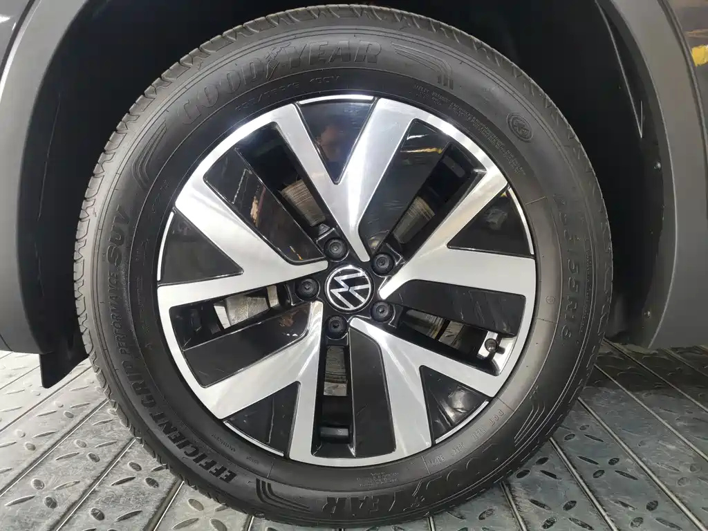 VOLKSWAGEN TAYRON 2023