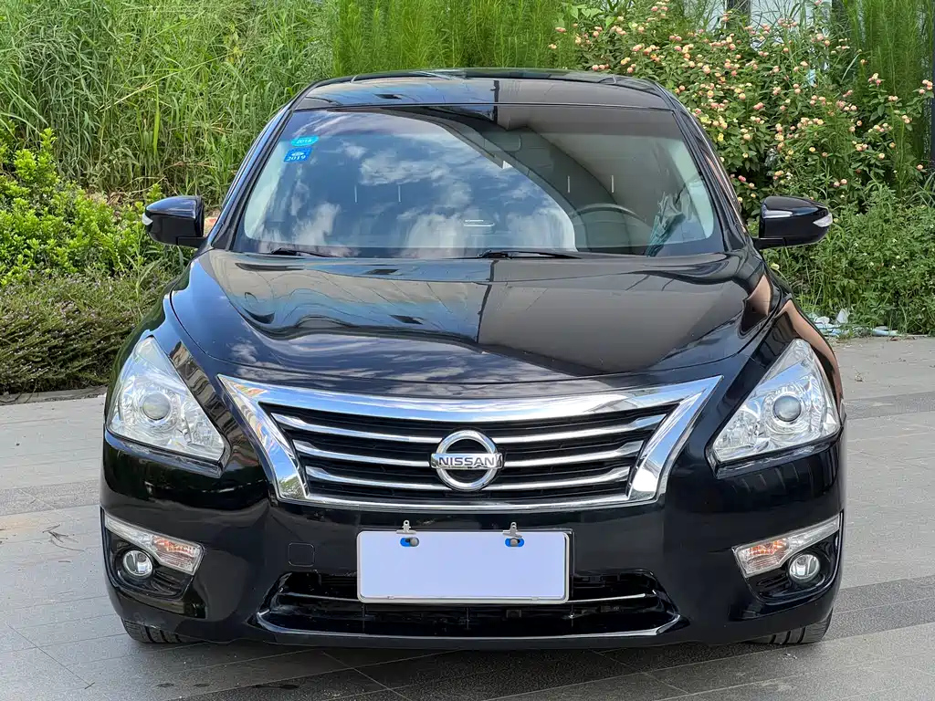 NISSAN TEANA 2015