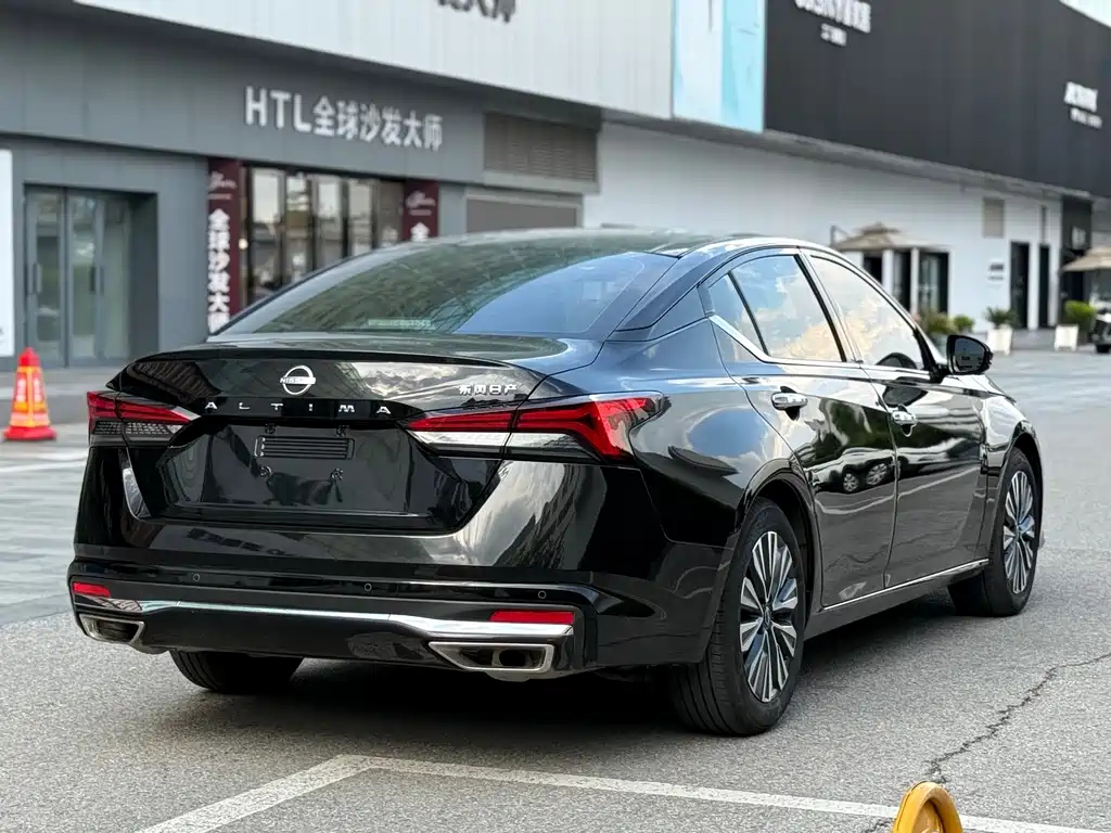 NISSAN TEANA 2022