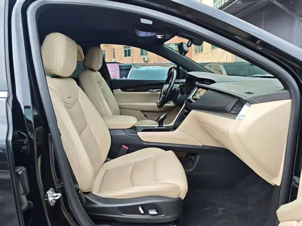 CADILLAC XT5 2018