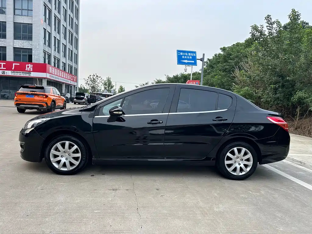 PEUGEOT 308 2012