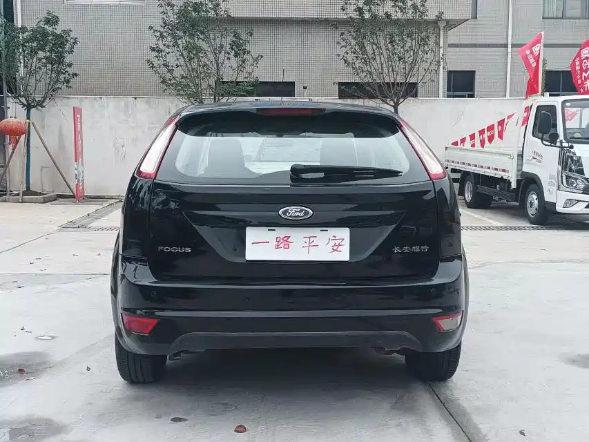 FORD FOCUS 2012