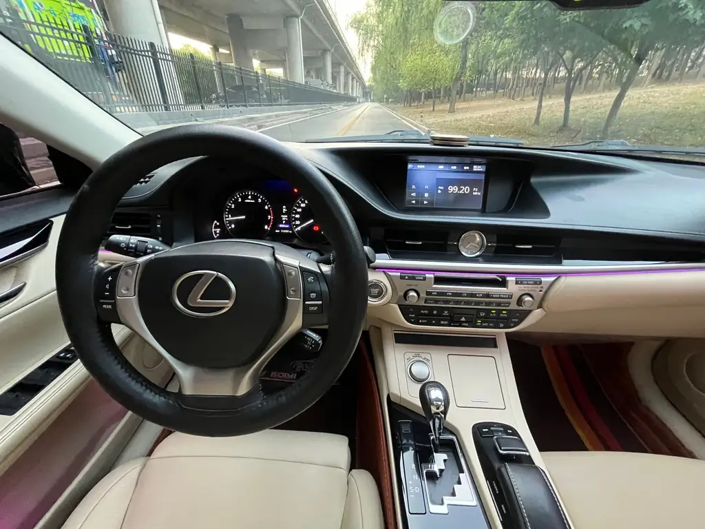 LEXUS ES 2014