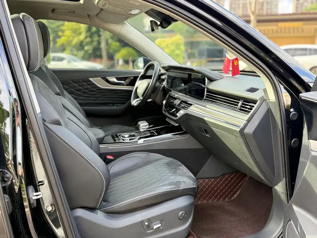 HONGQI HS5 2022