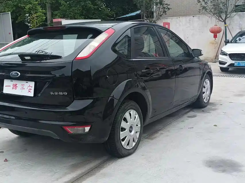 FORD FOCUS 2012