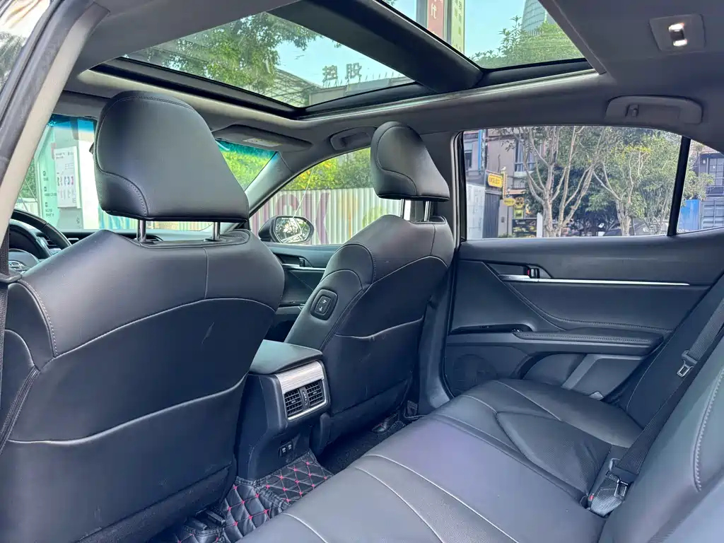 TOYOTA CAMRY 2018