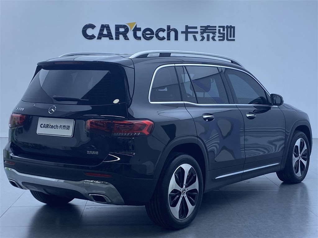 MERCEDES BENZ GLB 2023