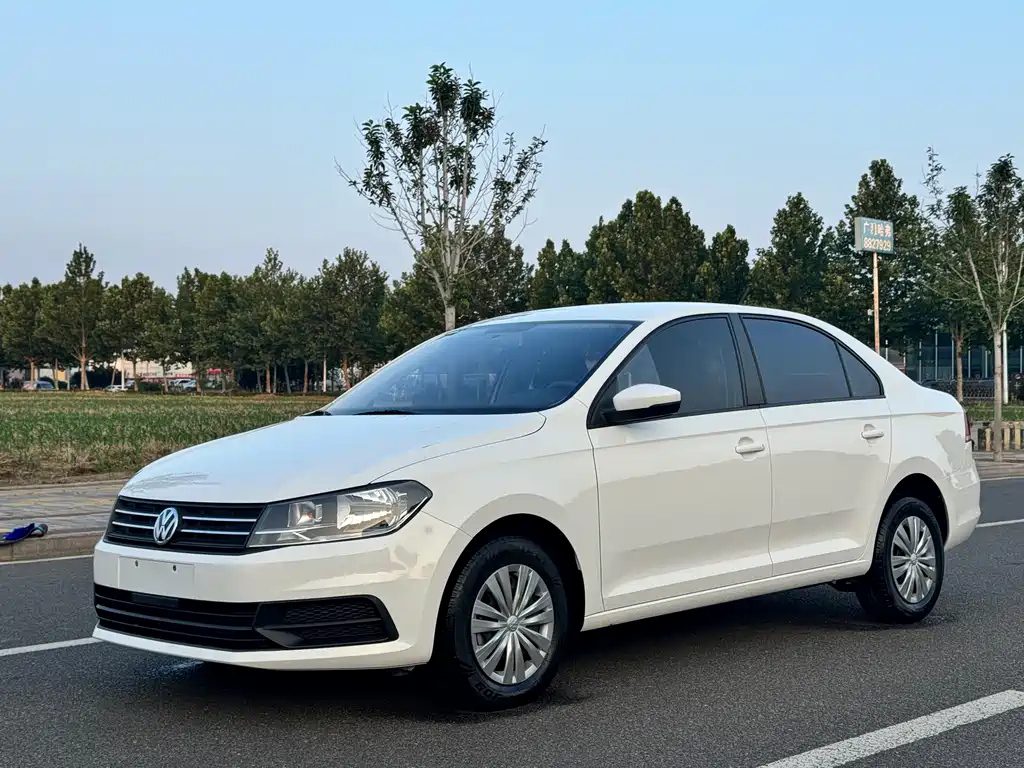 VOLKSWAGEN SANTANA 2021