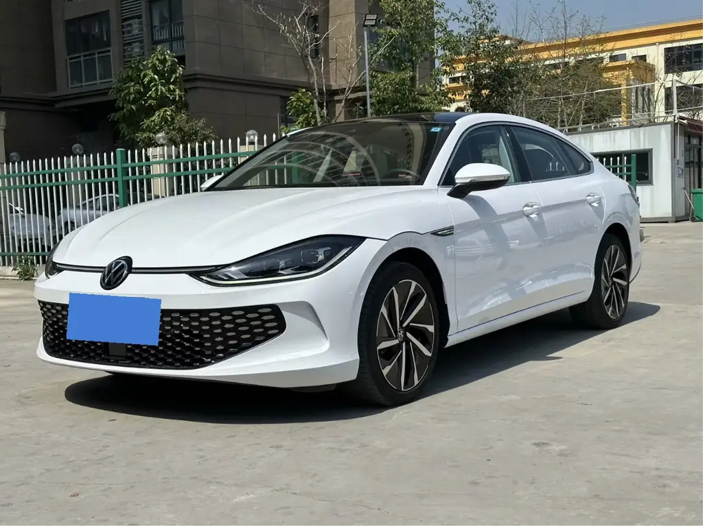 VOLKSWAGEN LAMANDO 2022