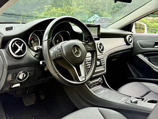 MERCEDES BENZ GLA  2015 YEAR GLA 200 DYNAMIC 2015