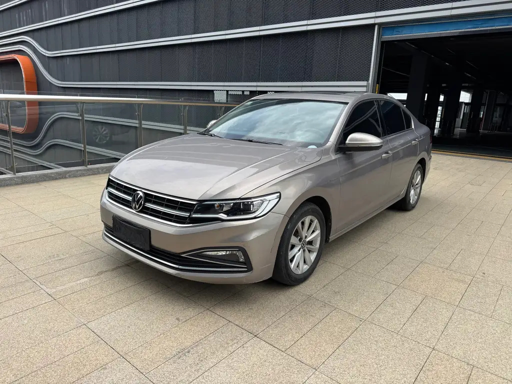 VOLKSWAGEN BORA 2021