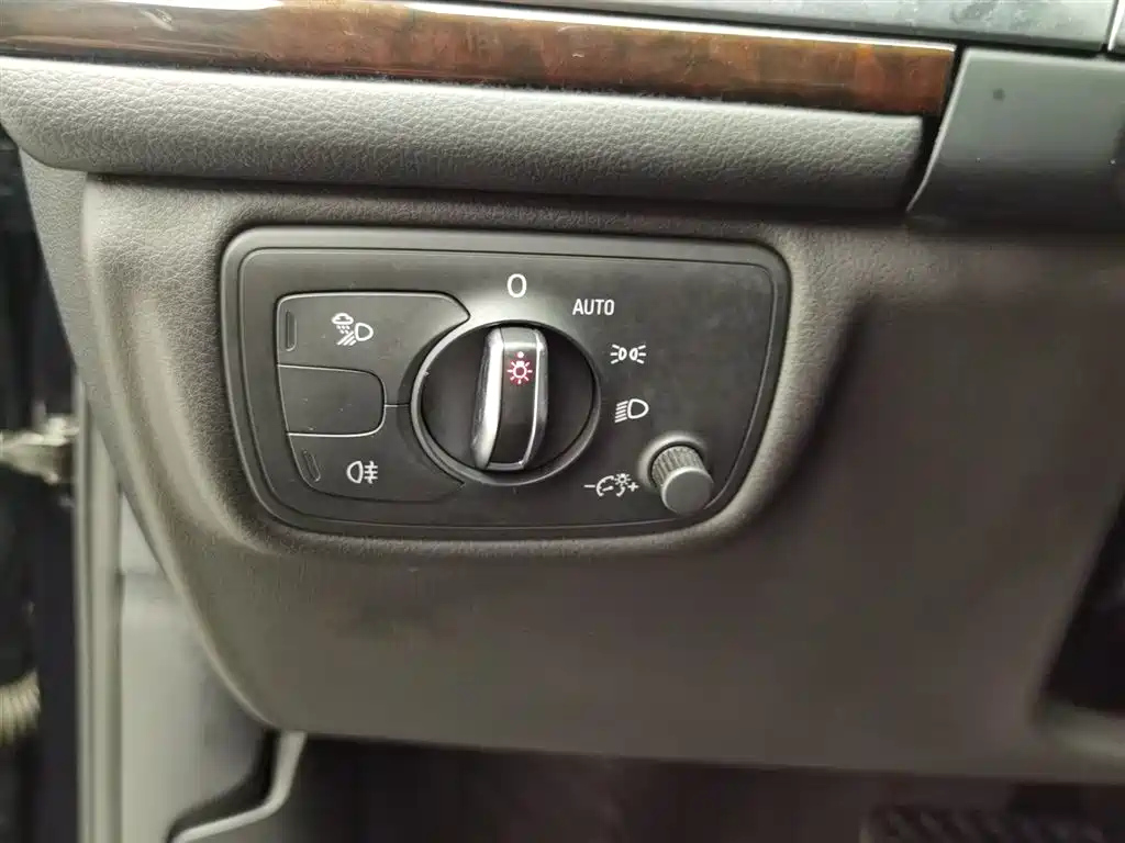 AUDI A6L 2014