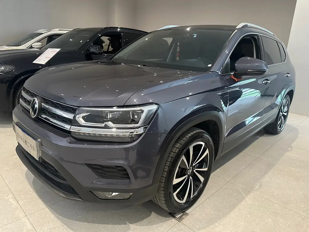 VOLKSWAGEN THARU 2022