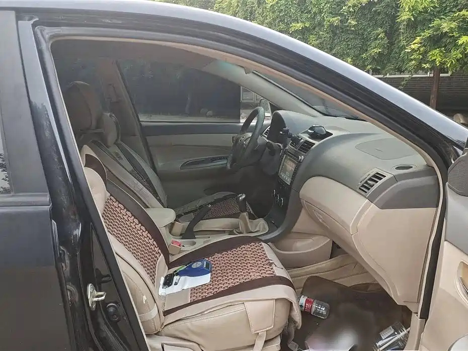 BYD L3 2012